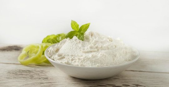 Острый сырно-чесночный салат