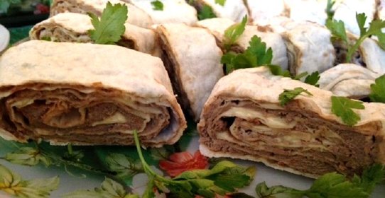 Рулет из лаваша с паштетом