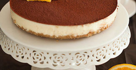 Непеченый торт из черного хлеба с апельсиново-творожным кремом