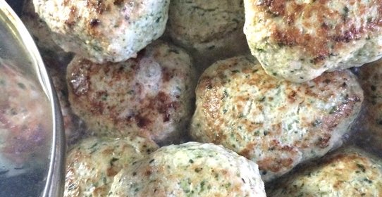 Котлеты из индейки со шпинатом