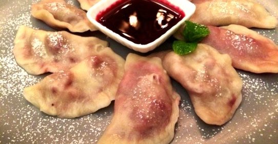 Постные вареники с вишней