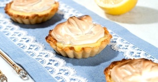 Тарталетки с лимонным кремом и меренгой