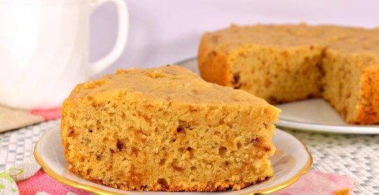 Простой бисквитный пирог в мультиварке