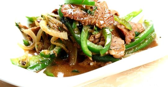 Говядина по‑сычуаньски с зеленым перцем