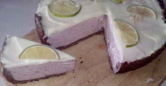 Фруктово-ягодный пирог с творогом