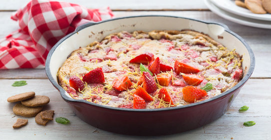 Сладкий омлет с клубникой