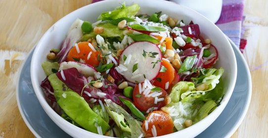 Салат из риса басмати с летними овощами