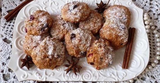 Печенье с клюквой и яблоками