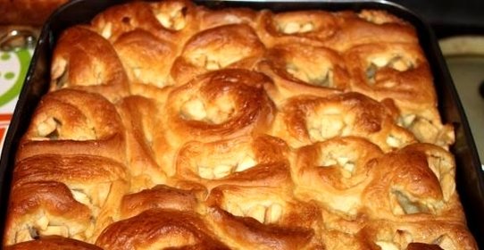 Пирог яблочный дрожжевой