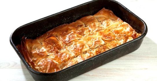 Греческий пирог с тыквой, фетой и шалфеем (Kolokithopita)