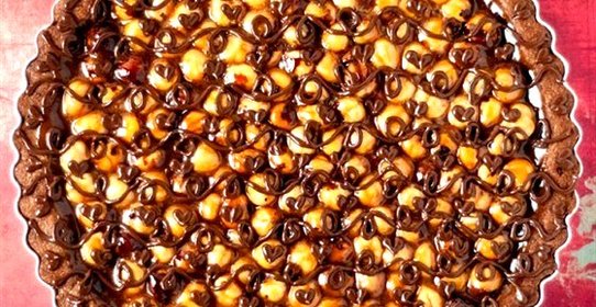 Шоколадно-карамельно-ореховый тарт