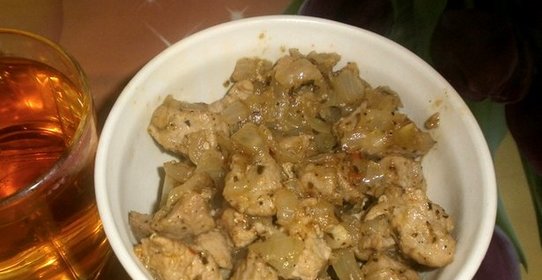 Свинина, жаренная на сковороде кусочками