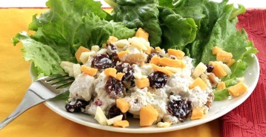 Салат из индейки с грушей и курагой