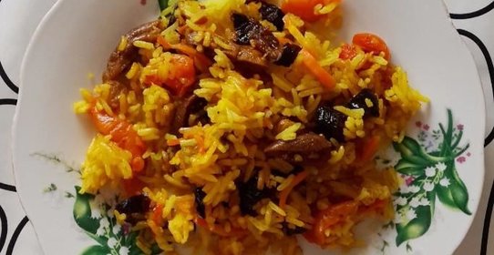 Сладкий плов в мультиварке с сухофруктами изюмом