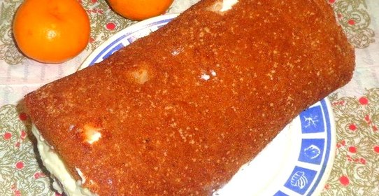 Яблочно-бисквитный рулет