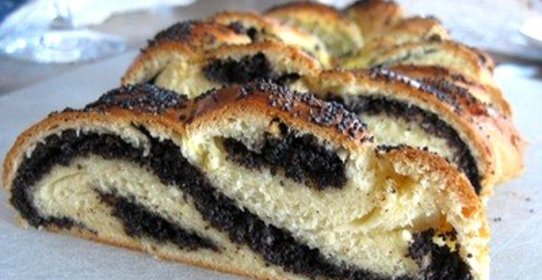 Булка с маком