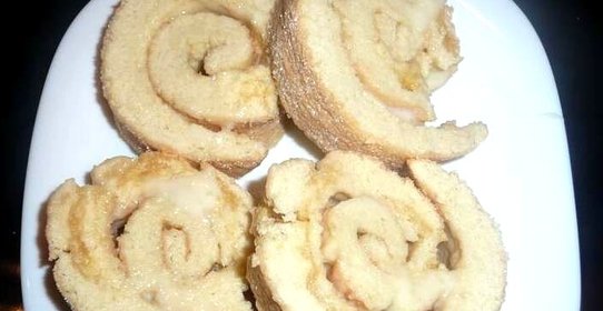 Бисквитный рулет со сгущенкой