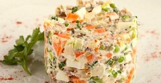 Салат Оливье с семгой