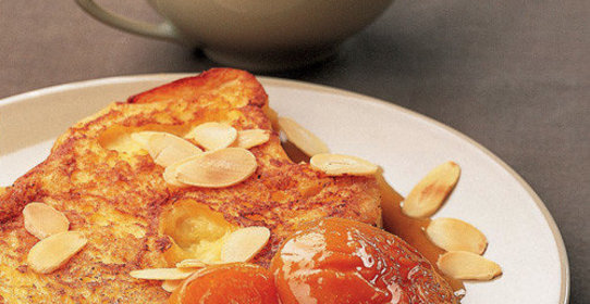 Миндальные гренки с абрикосами