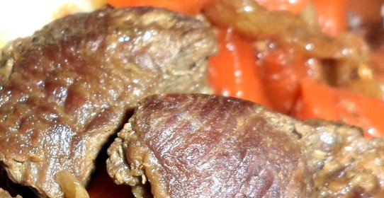 Тушеная говядина с овощами в соевом соусе