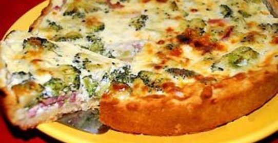 Пирог с ветчиной и брокколи