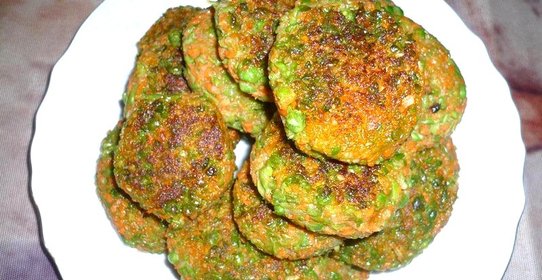 Овощные котлеты с зеленым горошком