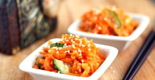 Острый салат из моркови