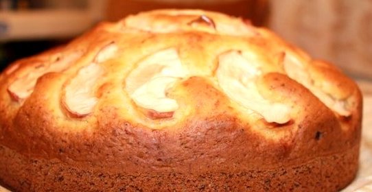 Быстрый пирог на кислом молоке