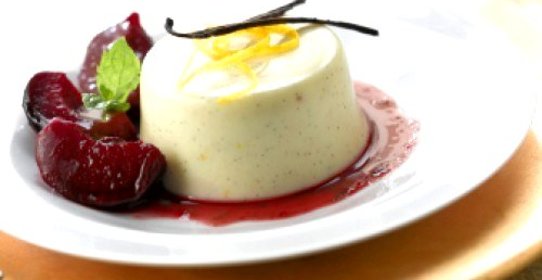 Панна-котта с миндальным соусом