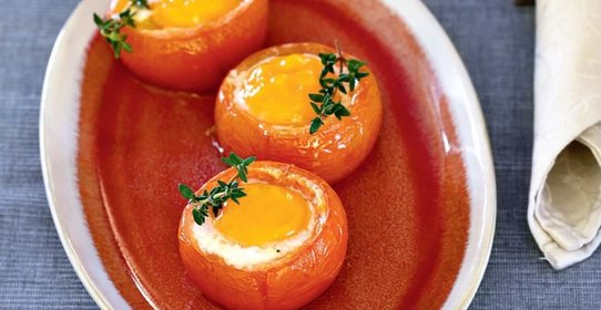 Запеченные в помидорах яйца
