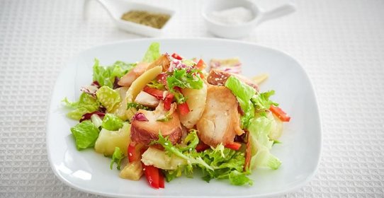 Салат с копченой курицей