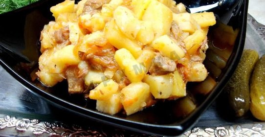 Тушеная говядина в мультиварке с картошкой