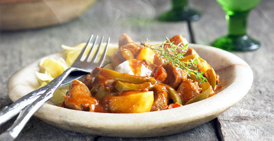 Тушеная говядина с овощами