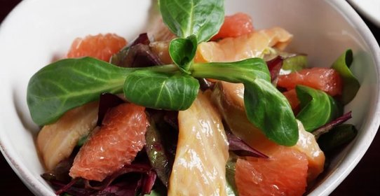 Салат Ю с семгой