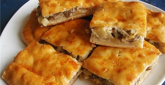 Пирог с картошкой и рыбными консервами