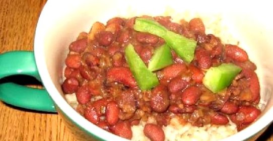 Красные глаза с рисом