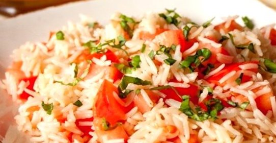 Плов с помидорами