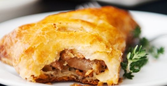 Пирог с лисичками и беконом