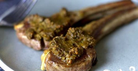 Бараньи ребрышки с фисташковым тапенадом