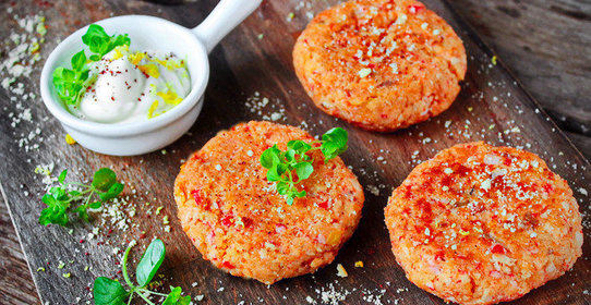 Биточки из форели и крабовых палочек