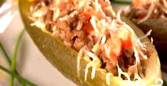 Фаршированные мясом огурцы