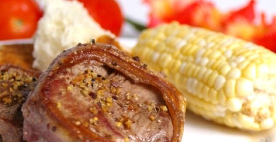 Медальоны из индейки на сковороде