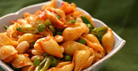 Салат из пасты, болгарского перца и фасоли
