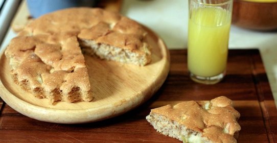 Бисквитная шарлотка