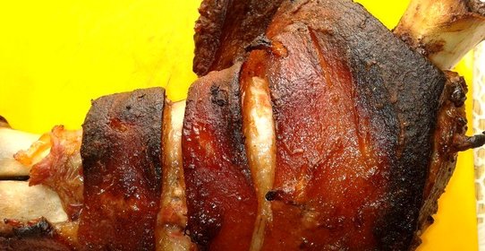 Свиная рулька с горчицей и мёдом