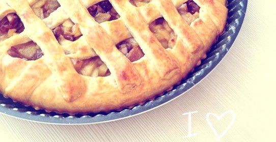 Пирог с карамелизованными яблоками