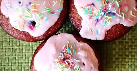 Ванильные капкейки с клубникой