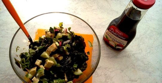 Салат из водорослей вакаме