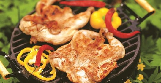 Курица тапака на углях