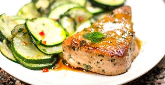 Стейки из тунца «по-маррокански»